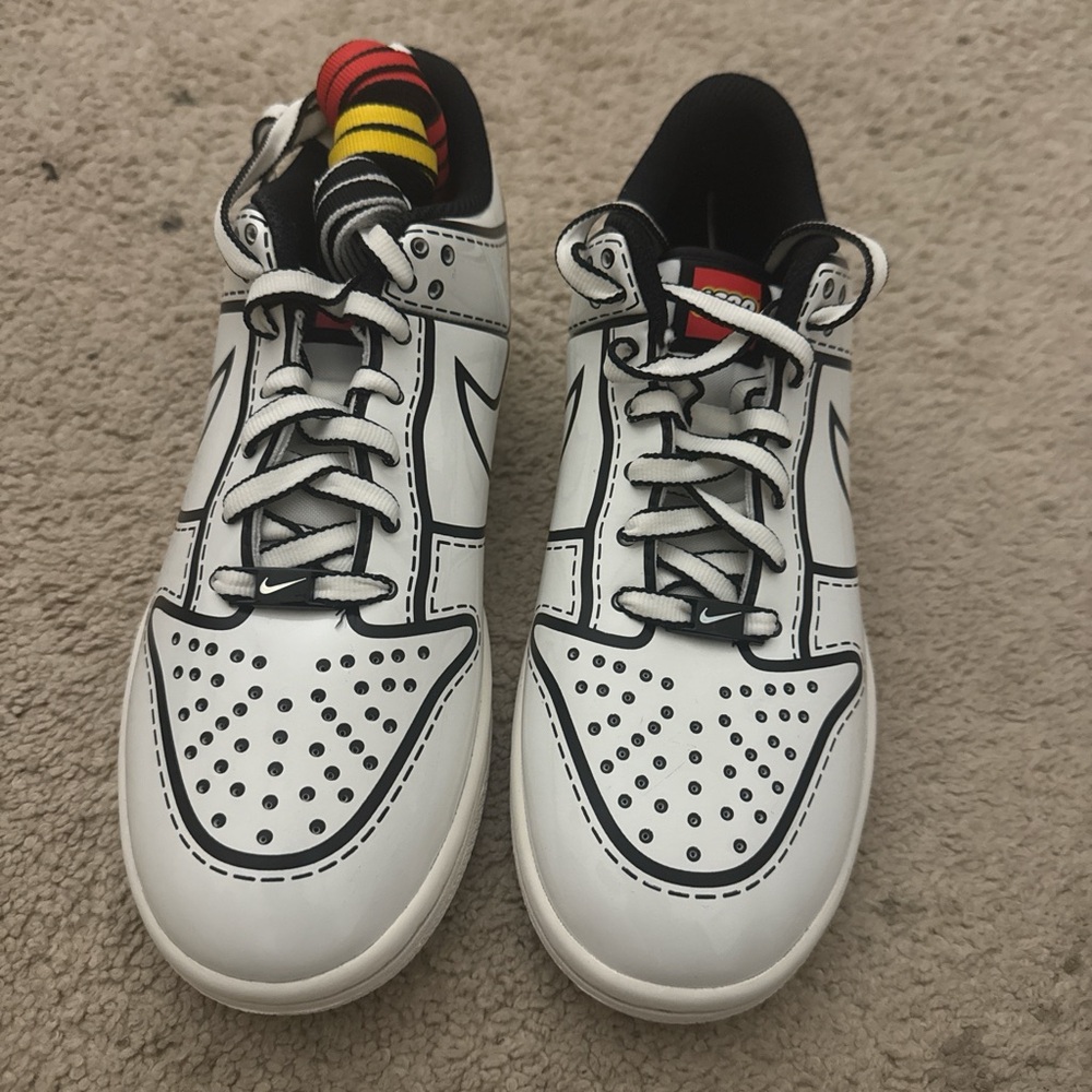 Nike Dunk Low × LEGO®
Collection
